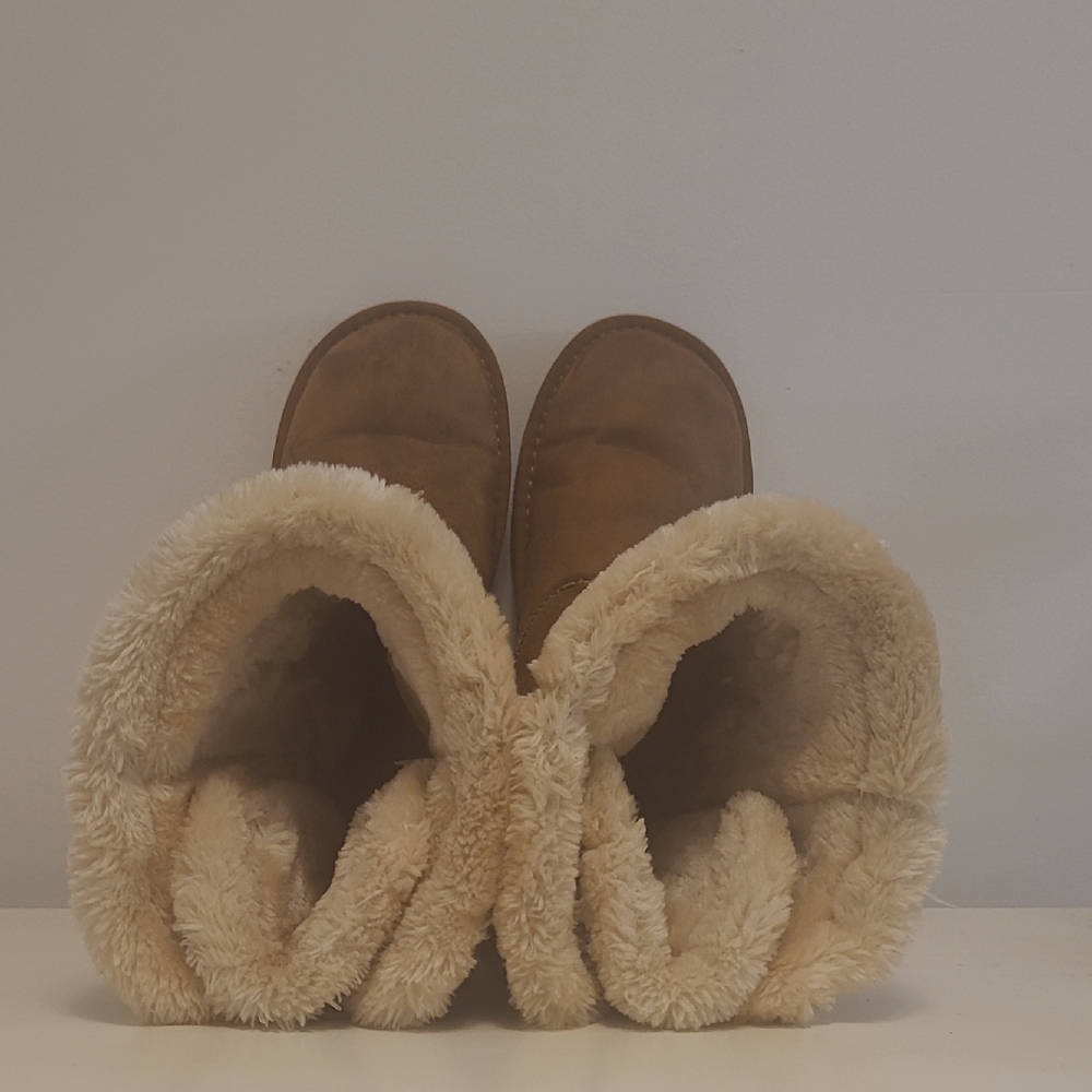UGG Women's Tan Shearling Boots with Bows - Picture 8 of 16